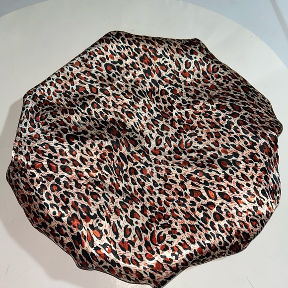 Leopard Print Satin Hair Bonnet - Picture 3 of 3